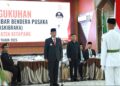 Bupati Ketapang, Alexander Wilyo memimpin langsung pengunungan anggota Paskibraka, Sabtu (15/8). Foto: Prokopim.
