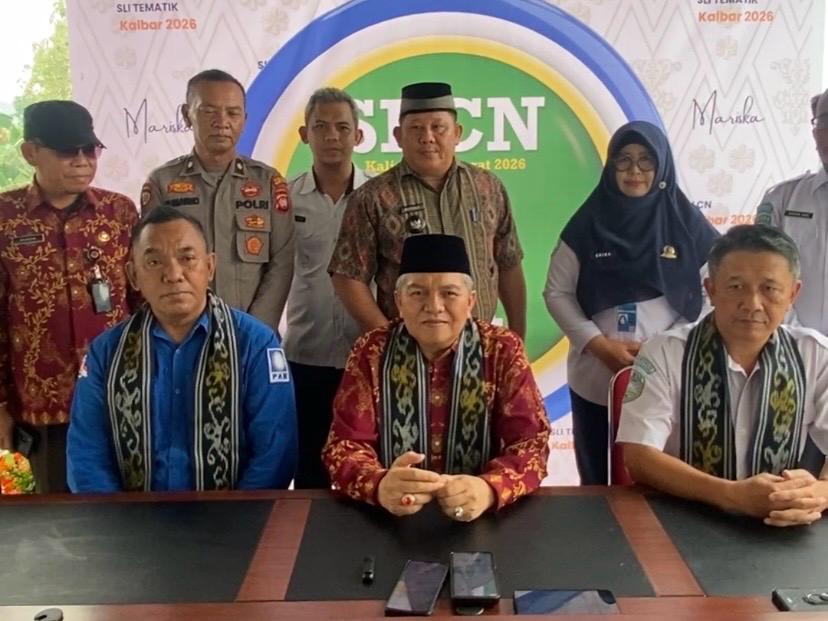 Yusran saat menghadiri Sekolah Lapang Cuaca Nelayan (SLCN) dan Sekolah Lapang Iklim (SLI) Tematik yang difasilitasi BMKG di Aula Kantor Desa Limbung, Kecamatan Sungai Raya, Kamis (27/8/2026).
