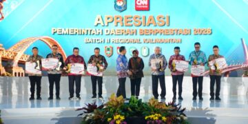 Penghargaan diterima Wakil Bupati Kubu Raya Sukiryanto di Platinum Balikpapan Hotel and Convention Hall, Kalimantan Timur, Kamis (3/9/2026).