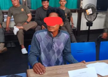 Juru parkir berinisial AF (42) ditertibkan tim gabungan di kawasan Kompleks PSP Kebon Sayoek, Jalan Pattimura, Pontianak, Senin (1/9/2026).
