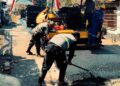Proses pengerjaan hotmix di desa Senggreng kecamatan Sumberpucung Kabupaten Malang