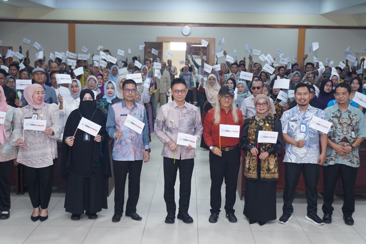Wali Kota Pontianak Edi Rusdi Kamtono membuka  Sosialisasi Anti Korupsi bagi Masyarakat di Kantor Wali Kota Pontianak, Kamis (10/9/2026).