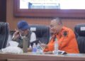 Menhut dan Bupati Ketapang saat memimpin Rakor Penanganan Karhutla. Foto: Ist.